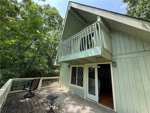 8846 Hilltop Road, Ozawkie, KS 66070