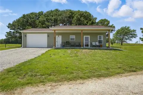 777 E Division Road, Clinton, MO 64735