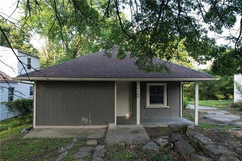 8309 WABASH Avenue, Kansas City, MO 64132