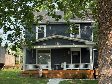 928 S 6th Street, Atchison, KS 66002