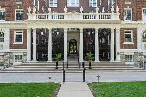4618 Warwick Street, Kansas City, MO 64112