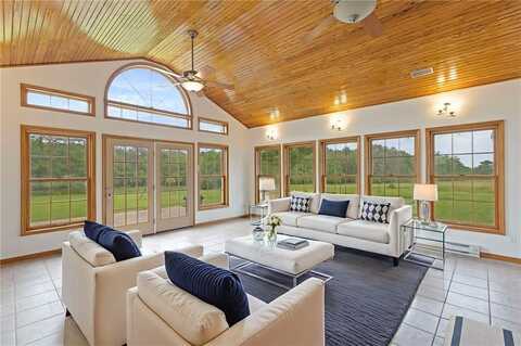 25549 Chieftain Road, Lawrence, KS 66044