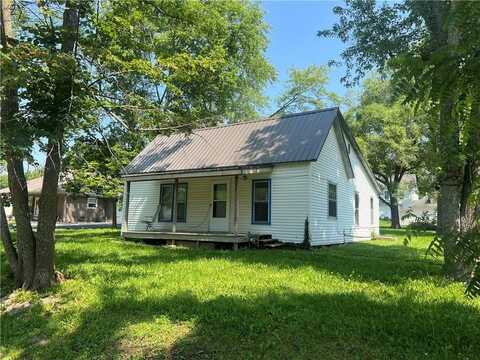 229 E Bates Street, Drexel, MO 64742