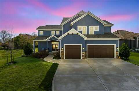 10325 N Lucerne Avenue, Kansas City, MO 64154