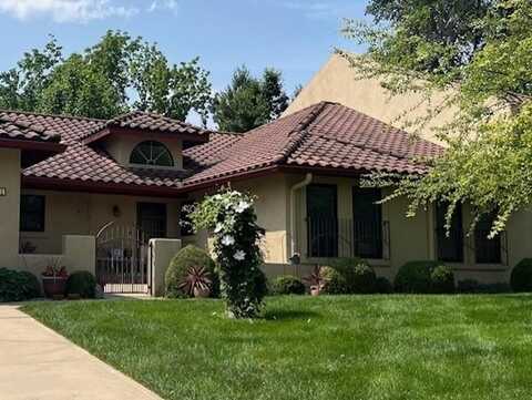 11 Antilles Drive, Saint Joseph, MO 64506