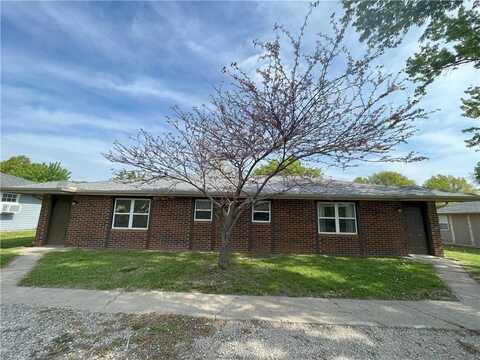 33 SE 250th Road, Warrensburg, MO 64093