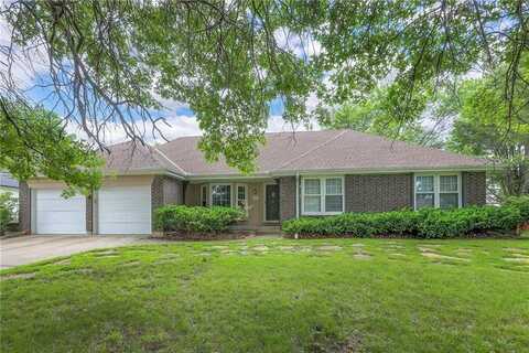 300 S Silver Top Lane, Raymore, MO 64083