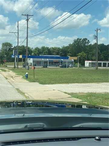 103 S Commercial Street, Harrisonville, MO 64701