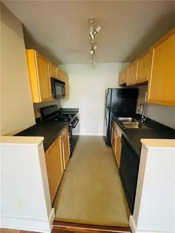 600 E 8th ST #6O Street, Kansas City, MO 64106