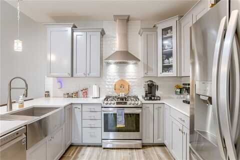 9421 N Gower Avenue, Kansas City, MO 64154