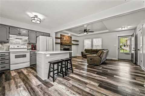 2004 NE Wien Avenue, Blue Springs, MO 64029
