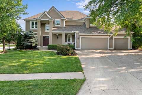 2201 SW Forestpark Circle, Lees Summit, MO 64081