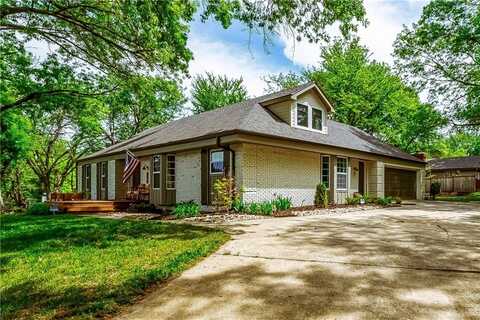 2814 Trail Road, Lawrence, KS 66049