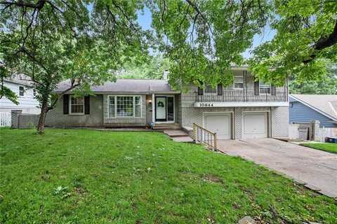 10644 BRIDLESPUR Drive, Kansas City, MO 64114