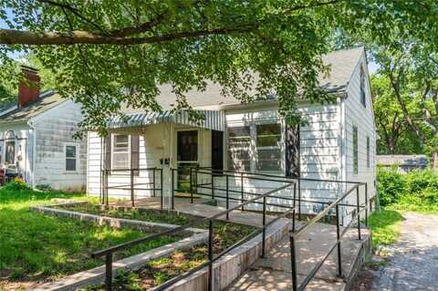 7208 Wayne Avenue, Kansas City, MO 64131