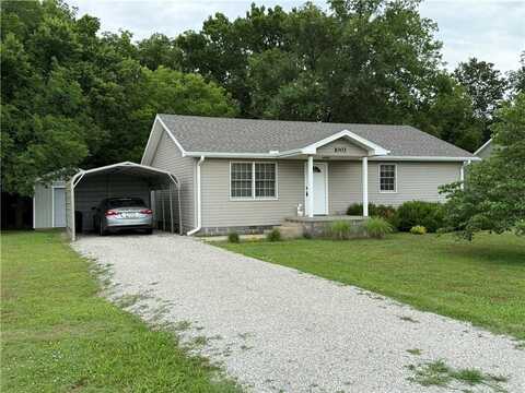 1003 S Ridgeway Street, Caney, KS 67333