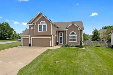 1209 N 3rd Street E, Louisburg, KS 66053