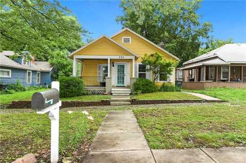 320 Vine Street, Leavenworth, KS 66048