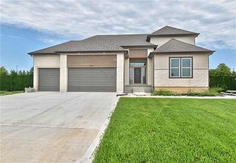 6039 Apache Drive, Shawnee, KS 66226
