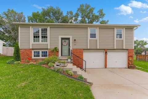 709 S 9th Street, Louisburg, KS 66053