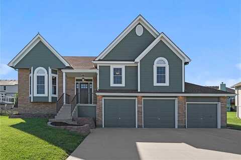 413 Bayview Drive, Raymore, MO 64083