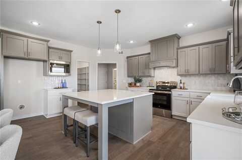 19422 W 114th Terrace, Olathe, KS 66061