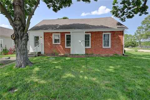 8 S Mulberry Street, Louisburg, KS 66053