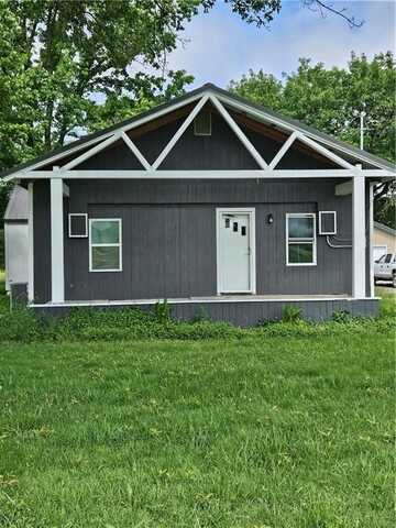 245 S 250th Street, Pittsburg, KS 66762