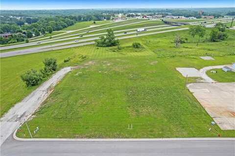 600 Schug Avenue, Peculiar, MO 64078