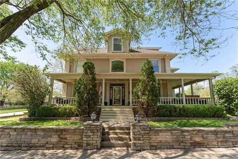 310 S Pearl Street, Paola, KS 66071
