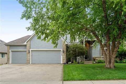2705 W 137th Place, Leawood, KS 66224