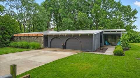 12618 Oakmont Drive, Kansas City, MO 64145