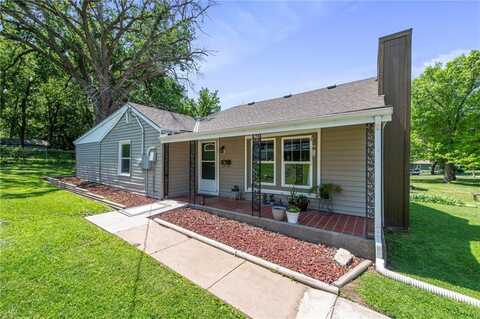 210 W 2nd Street, Bonner Springs, KS 66012