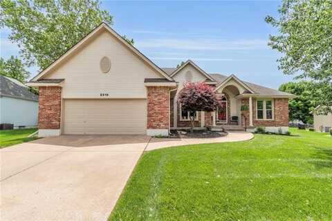 2316 NW Summerfield Drive, Lees Summit, MO 64081