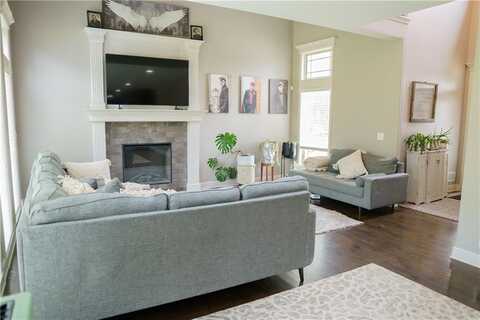 25700 E 32nd Street, Blue Springs, MO 64015