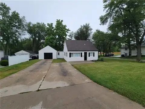 604 Douglas Street, Lees Summit, MO 64063