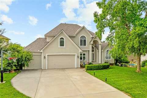 216 Hidden Ridge Lane, Lees Summit, MO 64064
