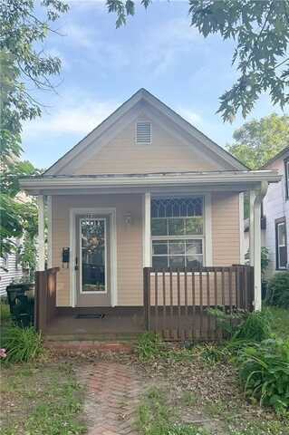 903 Osage Street, Leavenworth, KS 66048