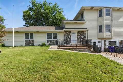 544 E Spruce Street, Olathe, KS 66061