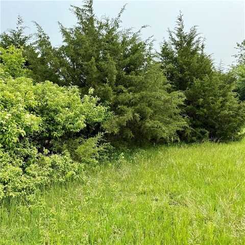 81 Newberry Drive, Linn Valley, KS 66040