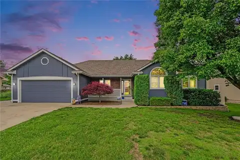 2721 SW Herefordshire Road, Topeka, KS 66614