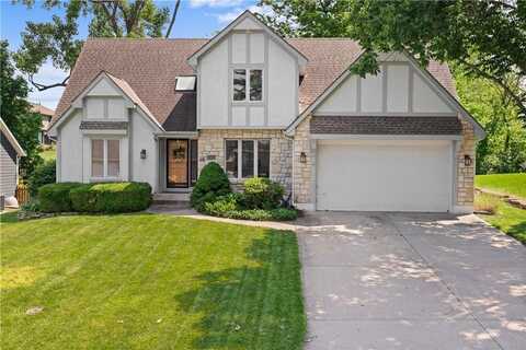 905 SW Georgetown Drive, Lees Summit, MO 64082