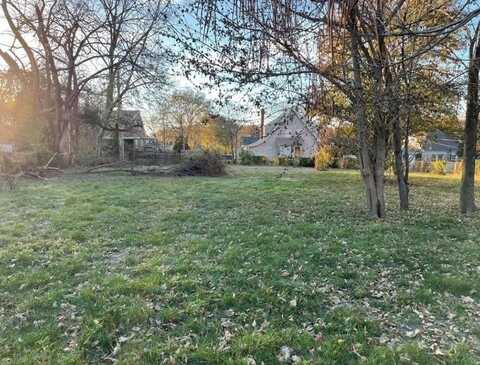 7426 Tracy Avenue, Kansas City, MO 64131