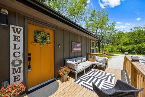 158 Kansas Drive, Linn Valley, KS 66040