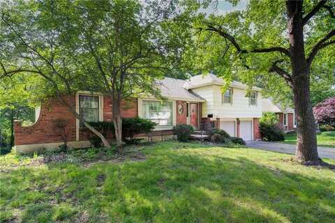 6745 N Garfield Avenue, Gladstone, MO 64118
