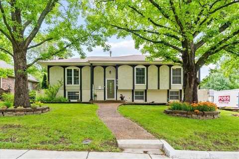 715 SW CHARLESTON Avenue, Lees Summit, MO 64081