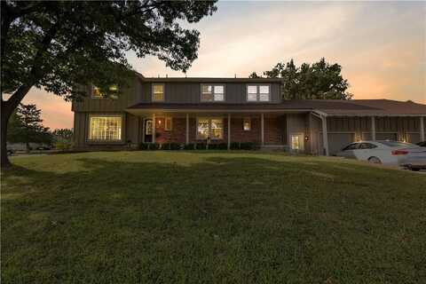 9526 Olmstead Road, Kansas City, MO 64134