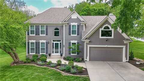 289 SW Winterpark Circle, Lees Summit, MO 64081