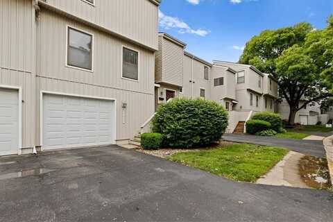 8605 W 109TH Street, Overland Park, KS 66212