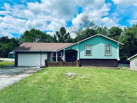 207 W Birch Drive, Windsor, MO 65360